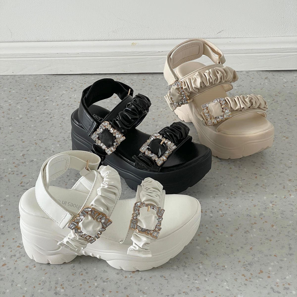 【SALE】 Shoes in Closet +9.0cm 軽量 厚底 ダブルベルト ビジューバックル スポーツサンダル 5920 ベージュ SIC-5920_BG