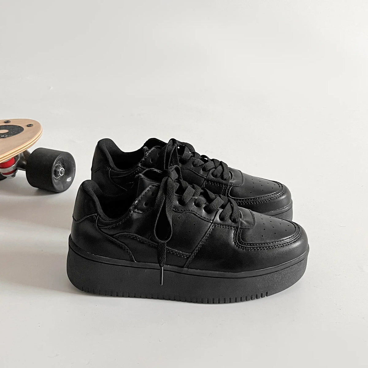 Shoes in Closet 軽量 厚底 ベーシック コートスニーカー 1483 ブラック/ブラック SIC-1483_BLK/BLK