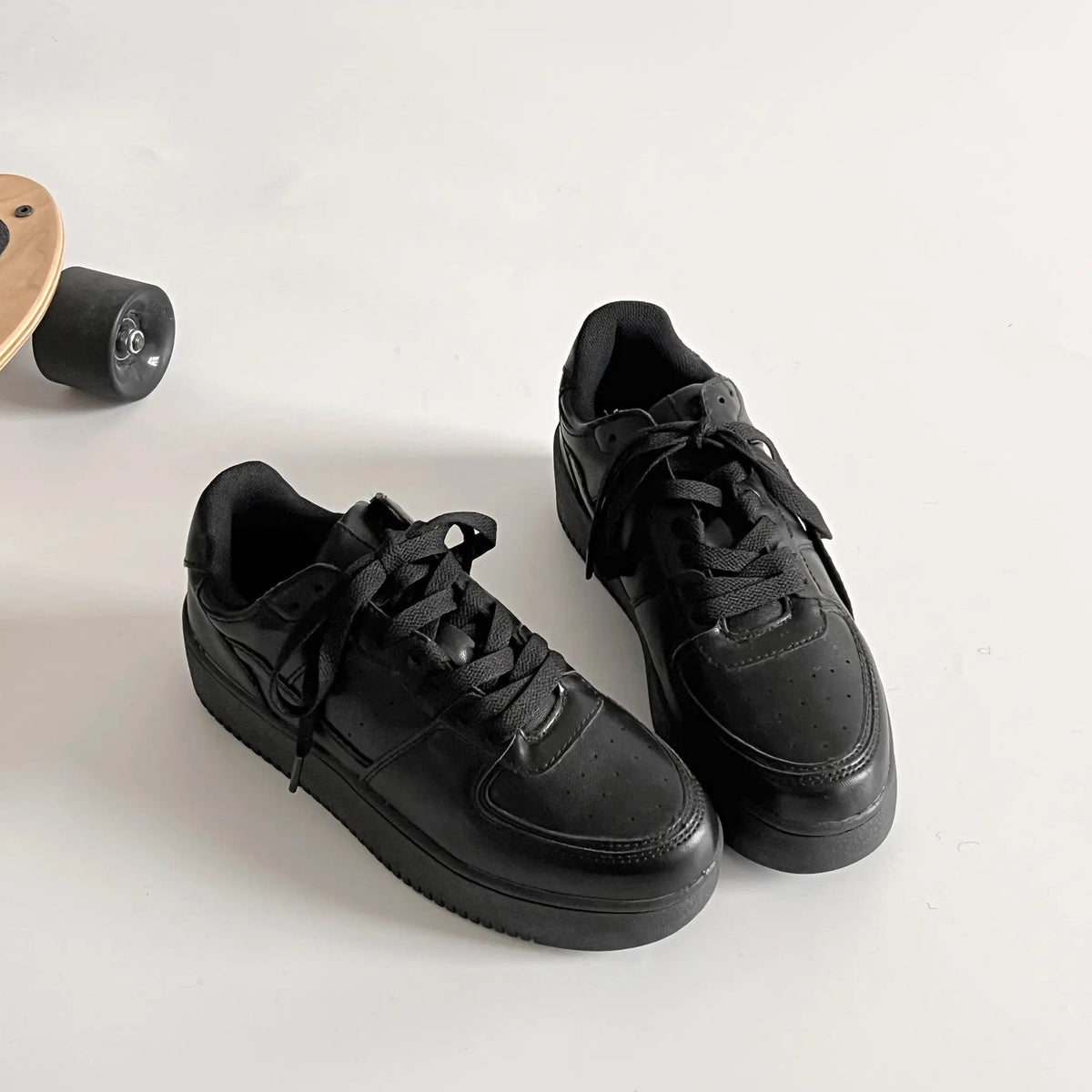 Shoes in Closet 軽量 厚底 ベーシック コートスニーカー 1483 ブラック/ブラック SIC-1483_BLK/BLK