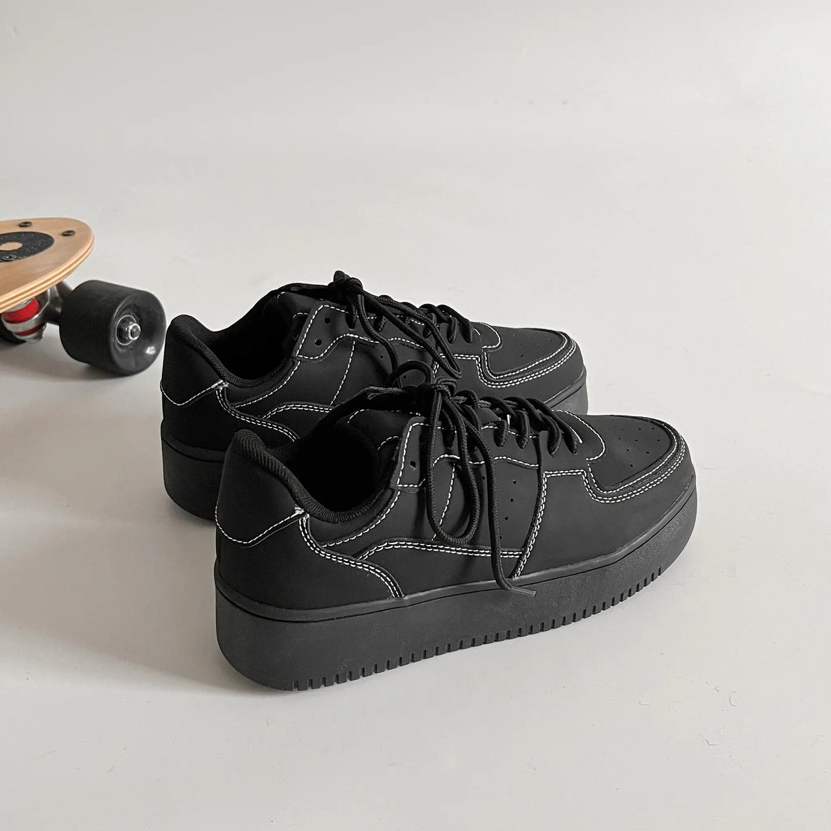 Shoes in Closet 軽量 厚底 ベーシック コートスニーカー 1483 ブラック/ヌバック SIC-1483_BLK/N