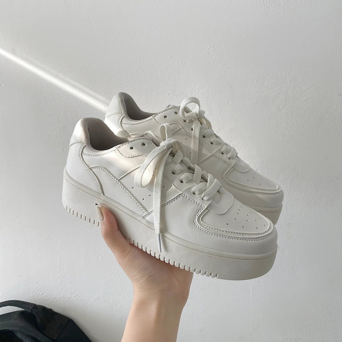 Shoes in Closet 軽量 厚底 ベーシック コートスニーカー 1483 ホワイト SIC-1483_WHT