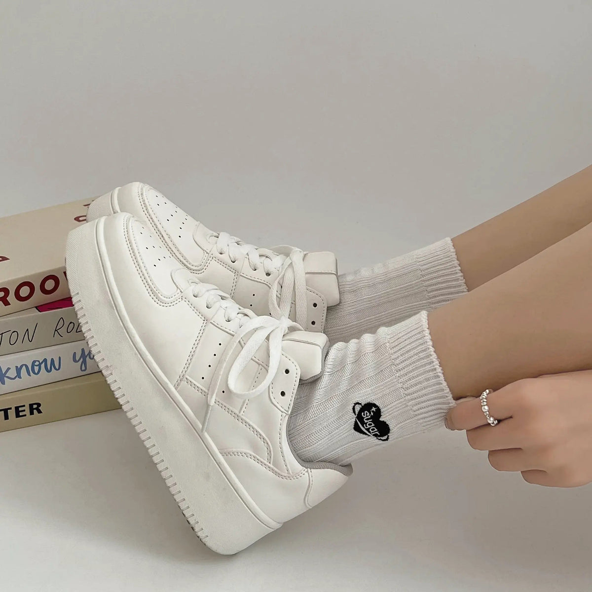 Shoes in Closet 軽量 厚底 ベーシック コートスニーカー 1483 ホワイト SIC-1483_WHT