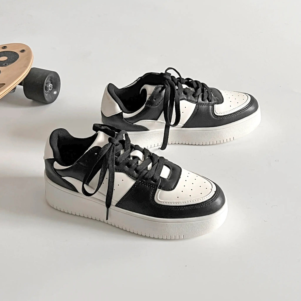 Shoes in Closet 軽量 厚底 ベーシック コートスニーカー 1483 ホワイト/ブラック SIC-1483_WHT/BLK