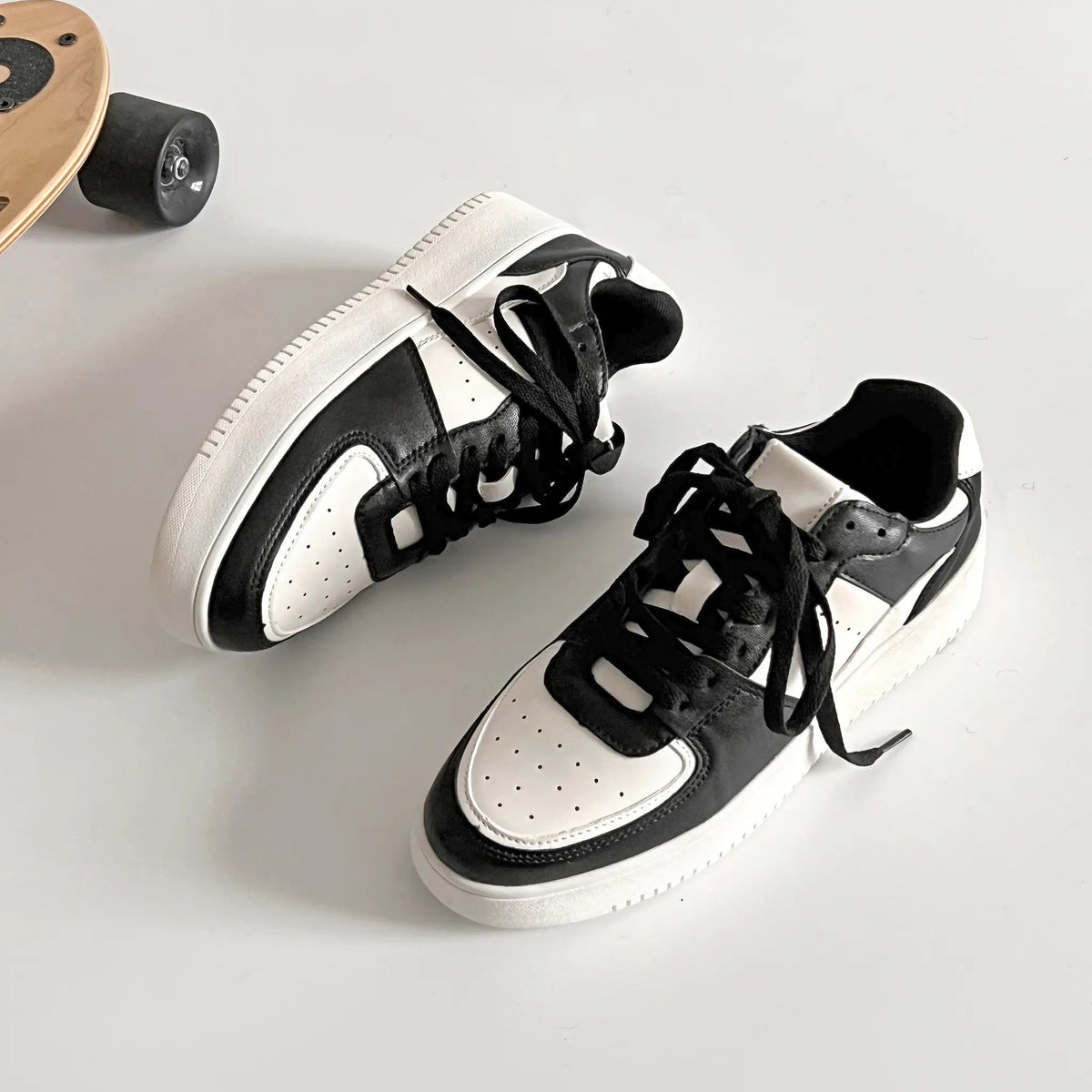 Shoes in Closet 軽量 厚底 ベーシック コートスニーカー 1483 ホワイト/ブラック SIC-1483_WHT/BLK