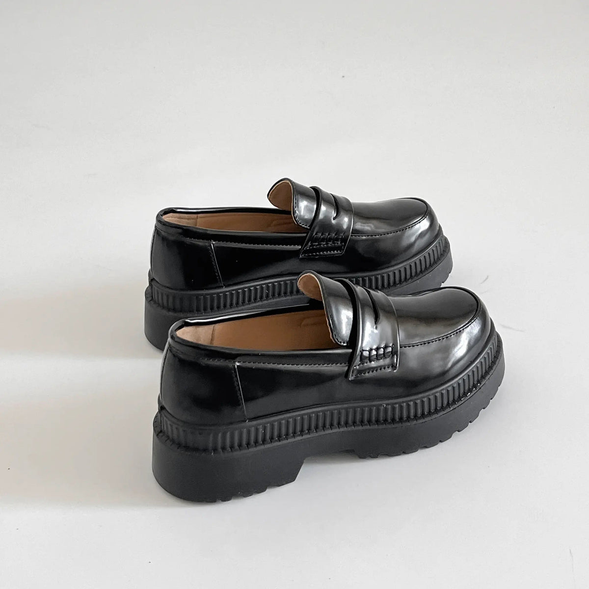 Shoes in Closet 軽量 厚底 2段ソール シンプル コインローファー 1891 ブラック/エナメル SIC-1891_BLK/E