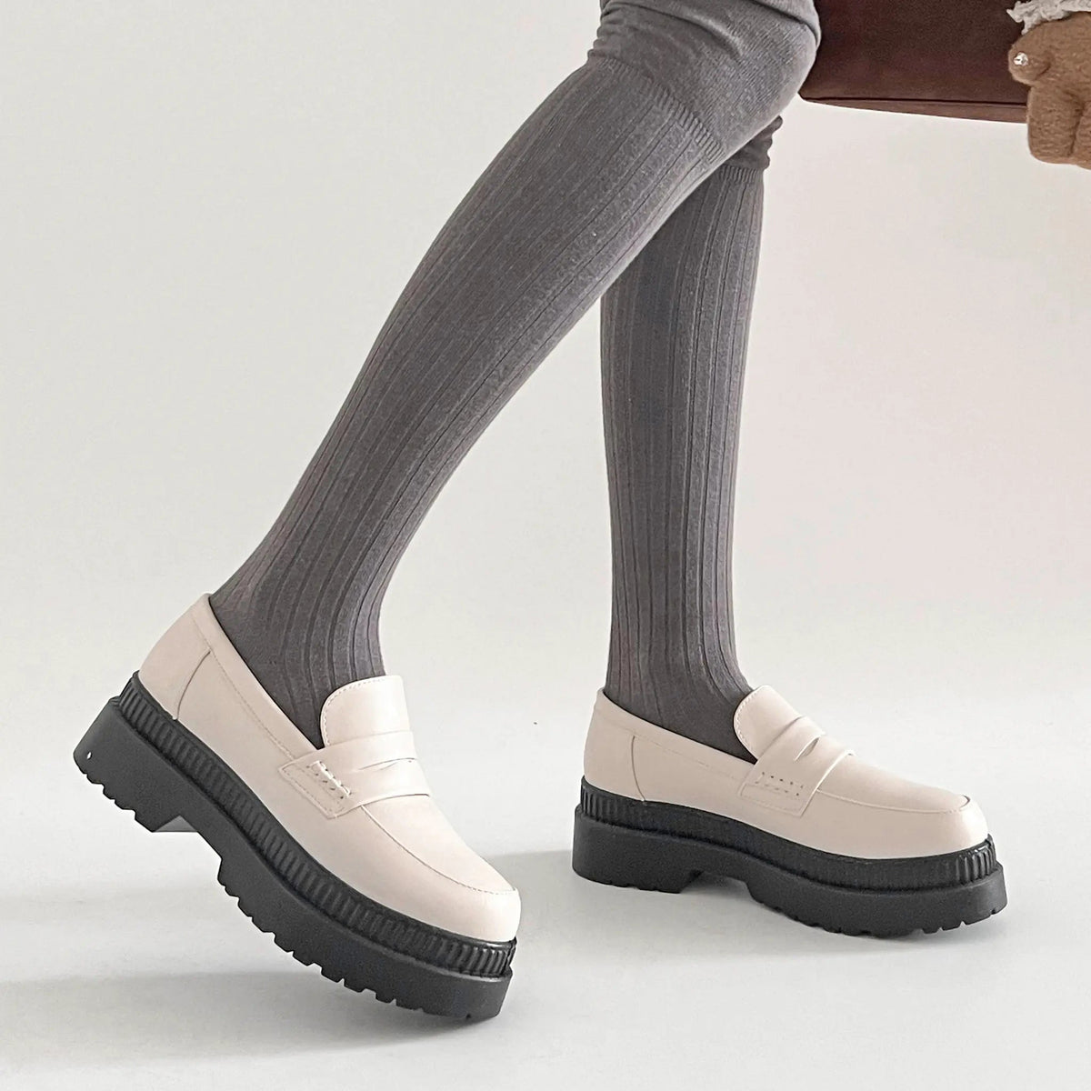 Shoes in Closet 軽量 厚底 2段ソール シンプル コインローファー 1891 アイボリー SIC-1891_IV/PU