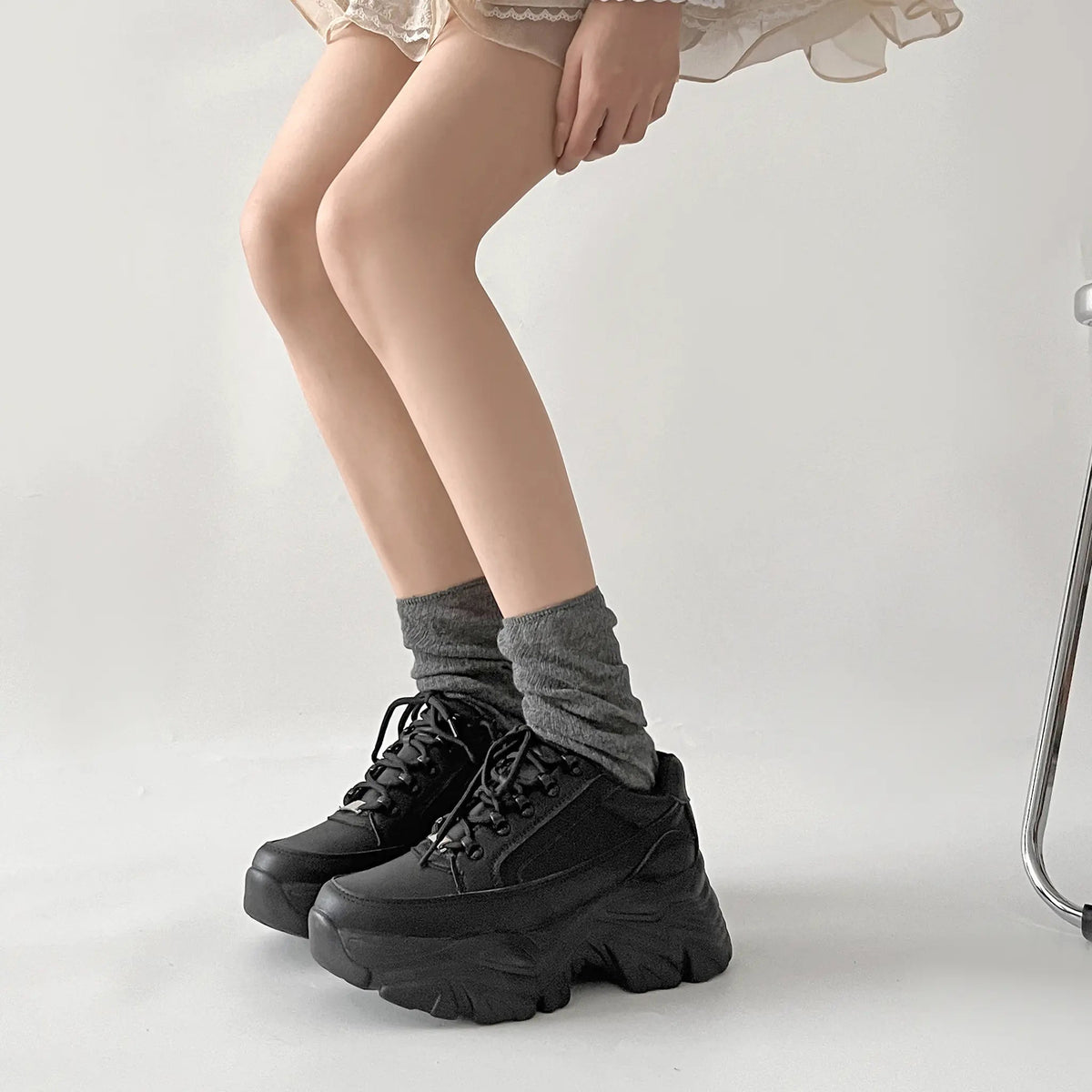 Shoes in Closet 軽量 厚底 ボリュームソール ファスナーつき ミッドカット スニーカー 1929 ブラック SIC-1929_BLK