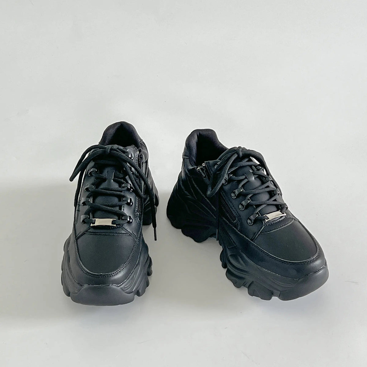 Shoes in Closet 軽量 厚底 ボリュームソール ファスナーつき ミッドカット スニーカー 1929 ブラック SIC-1929_BLK