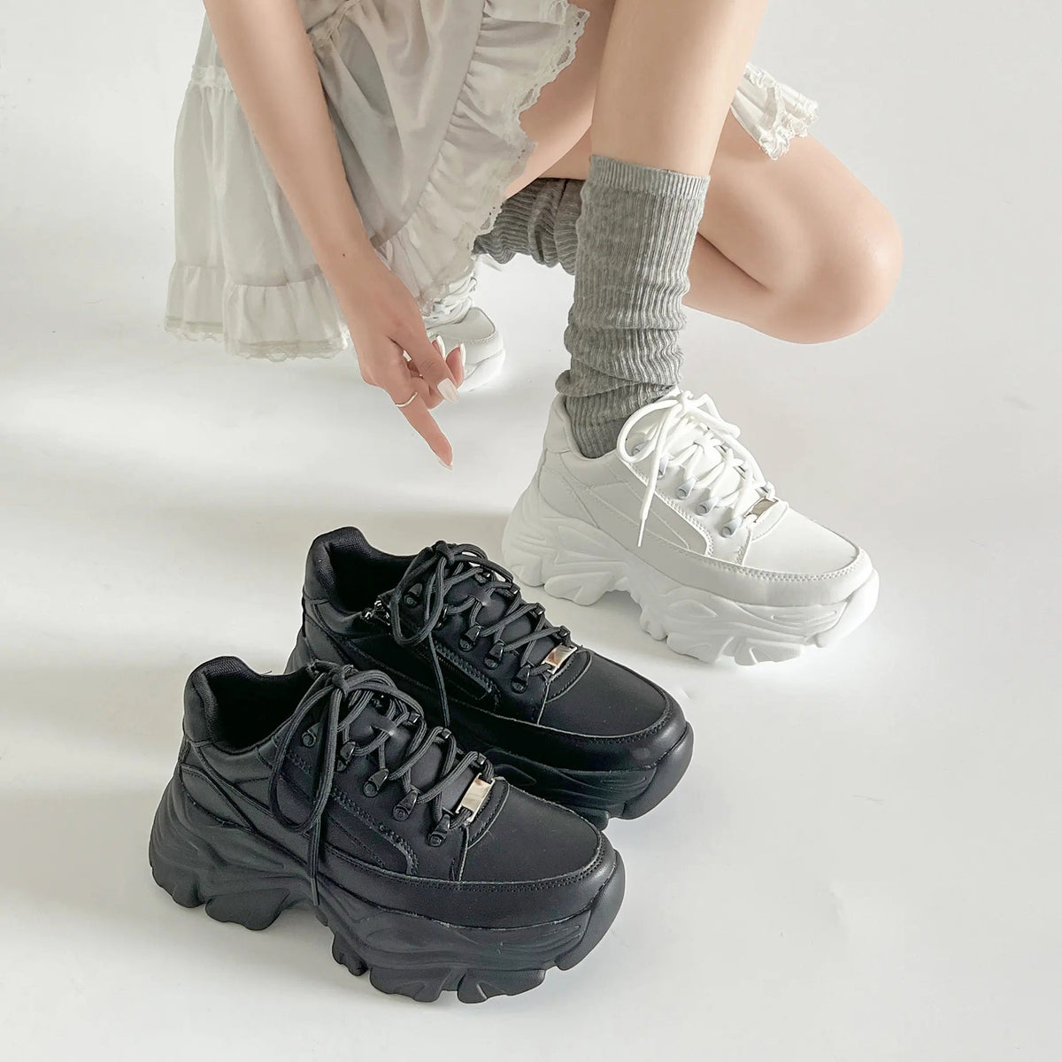 Shoes in Closet 軽量 厚底 ボリュームソール ファスナーつき ミッドカット スニーカー 1929 ブラック SIC-1929_BLK