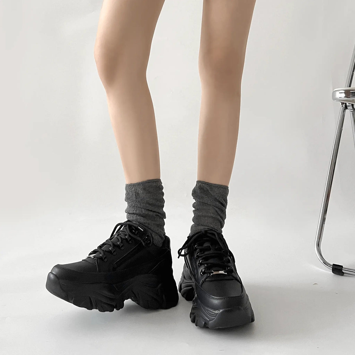 Shoes in Closet 軽量 厚底 ボリュームソール ファスナーつき ミッドカット スニーカー 1929 ブラック SIC-1929_BLK