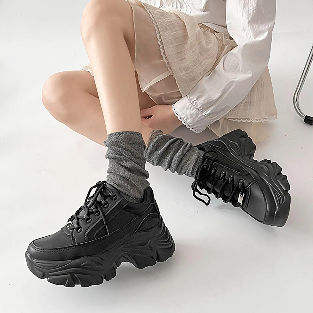 Shoes in Closet 軽量 厚底 ボリュームソール ファスナーつき ミッドカット スニーカー 1929 ブラック SIC-1929_BLK
