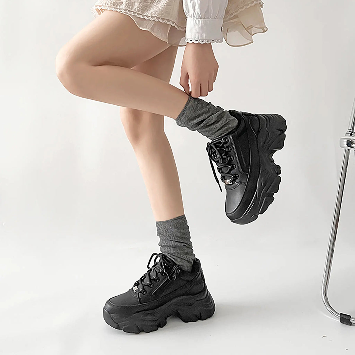 Shoes in Closet 軽量 厚底 ボリュームソール ファスナーつき ミッドカット スニーカー 1929 ブラック SIC-1929_BLK