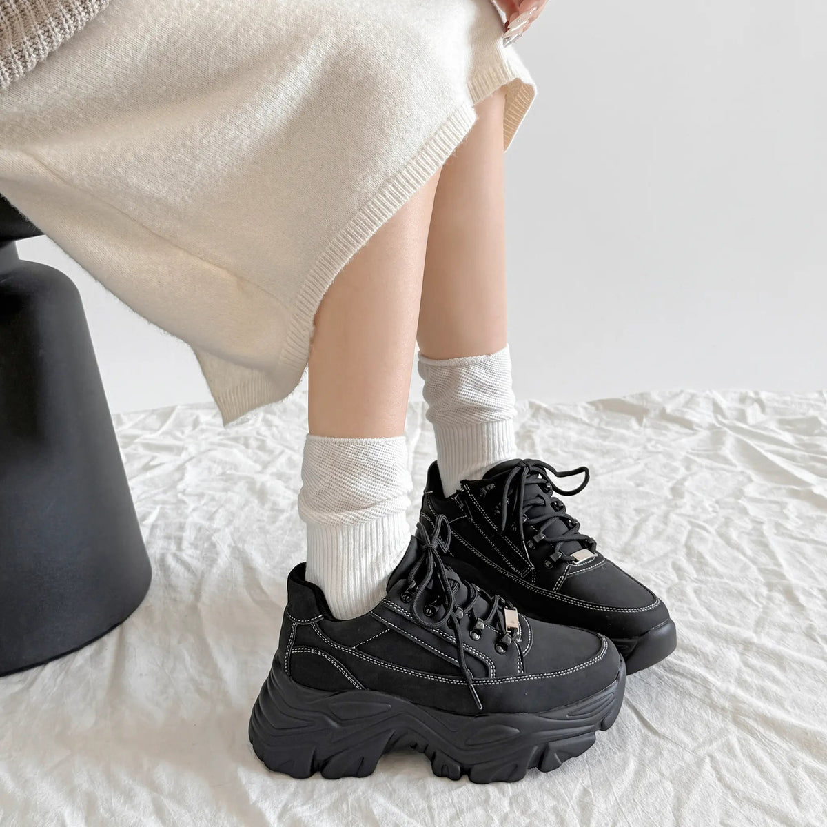 Shoes in Closet 軽量 厚底 ボリュームソール ファスナーつき ミッドカット スニーカー 1929 ブラック/ヌバック SIC-1929_BLK/N