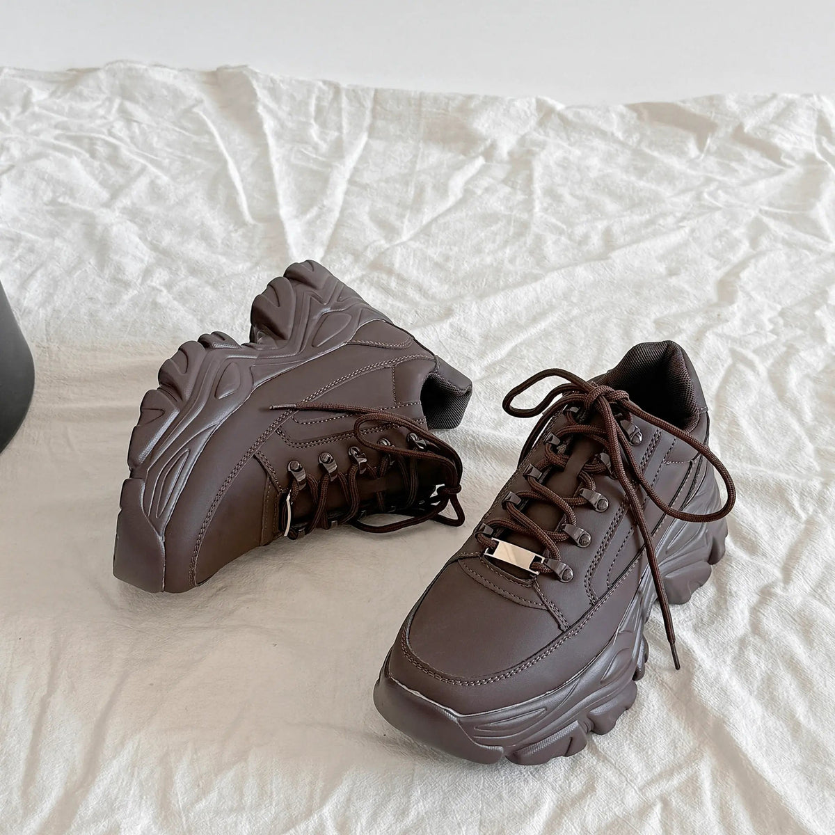 Shoes in Closet 軽量 厚底 ボリュームソール ファスナーつき ミッドカット スニーカー 1929 ダークブラウン SIC-1929_D.BR