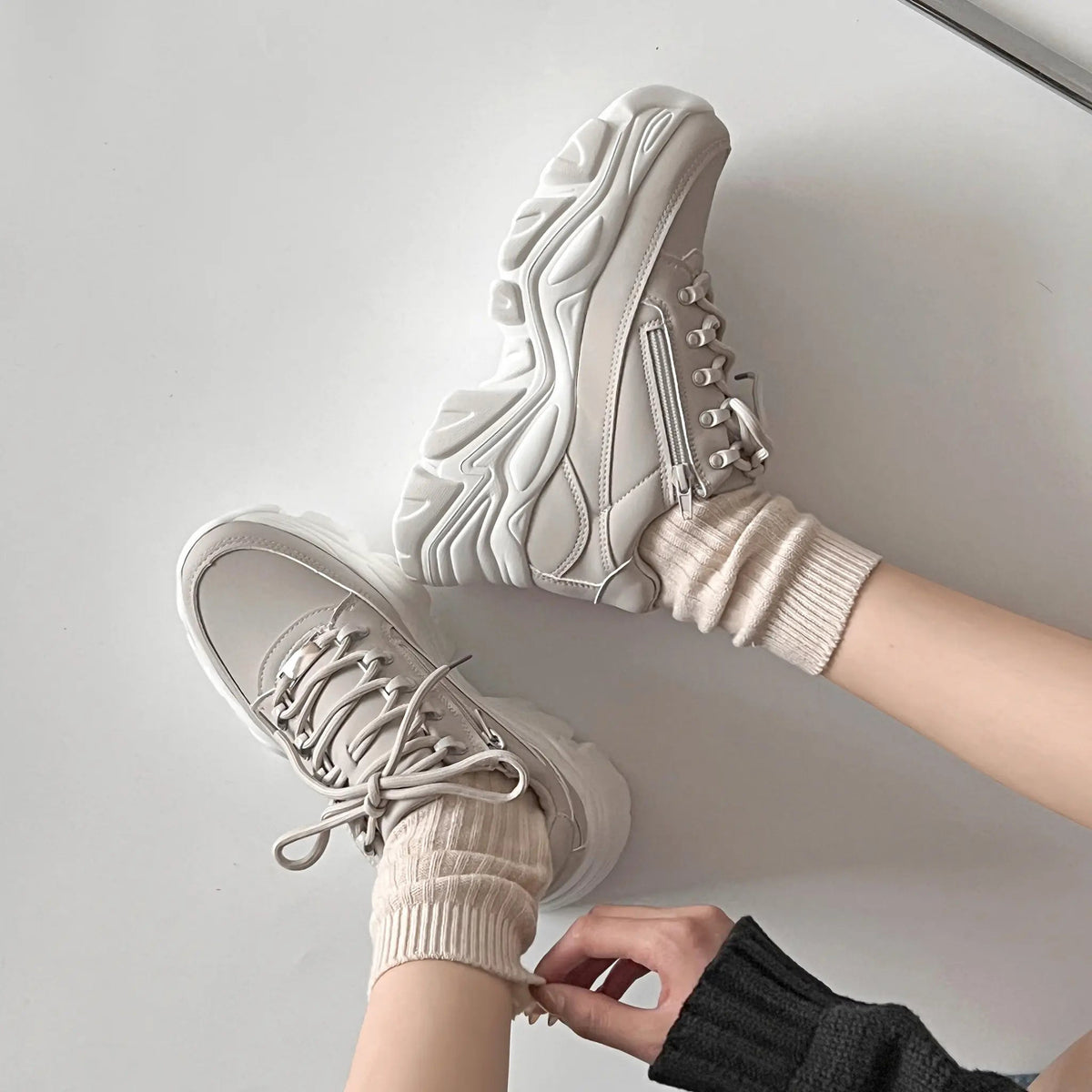Shoes in Closet 軽量 厚底 ボリュームソール ファスナーつき ミッドカット スニーカー 1929 ダークグレー SIC-1929_DK.GREY/N