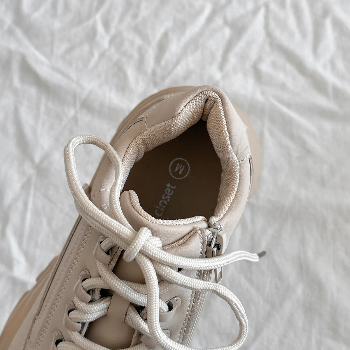 Shoes in Closet 軽量 厚底 ボリュームソール ファスナーつき ミッドカット スニーカー 1929 ライトベージュ SIC-1929_LT.BG