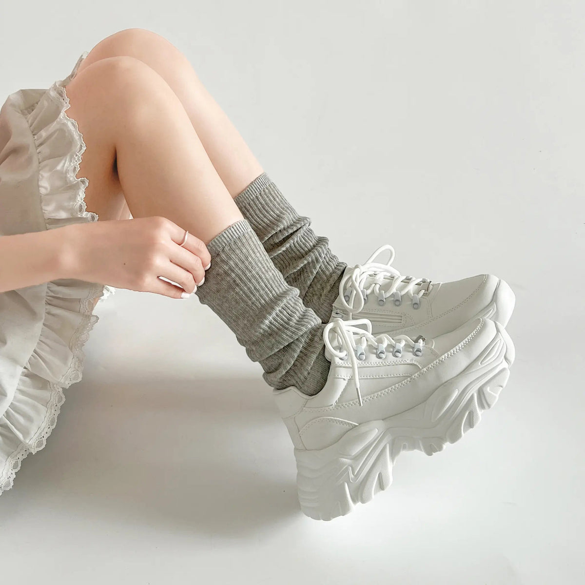 Shoes in Closet 軽量 厚底 ボリュームソール ファスナーつき ミッドカット スニーカー 1929 ホワイト SIC-1929_WHT