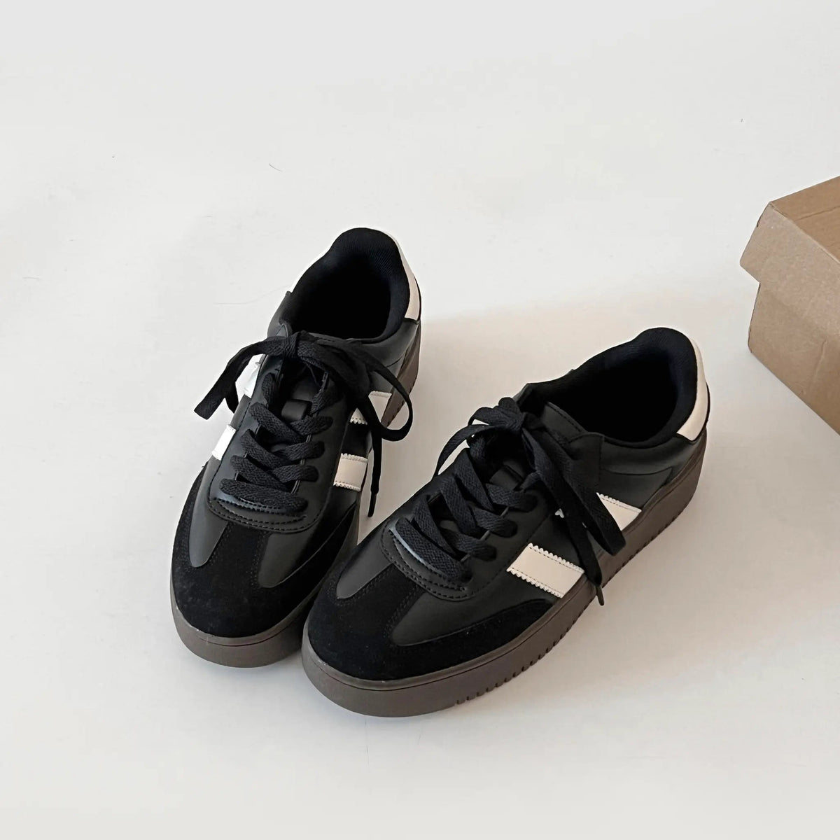 Shoes in Closet 軽量 厚底 ベーシック ダブルライン スニーカー 2448 ブラック SIC-2448_BLK