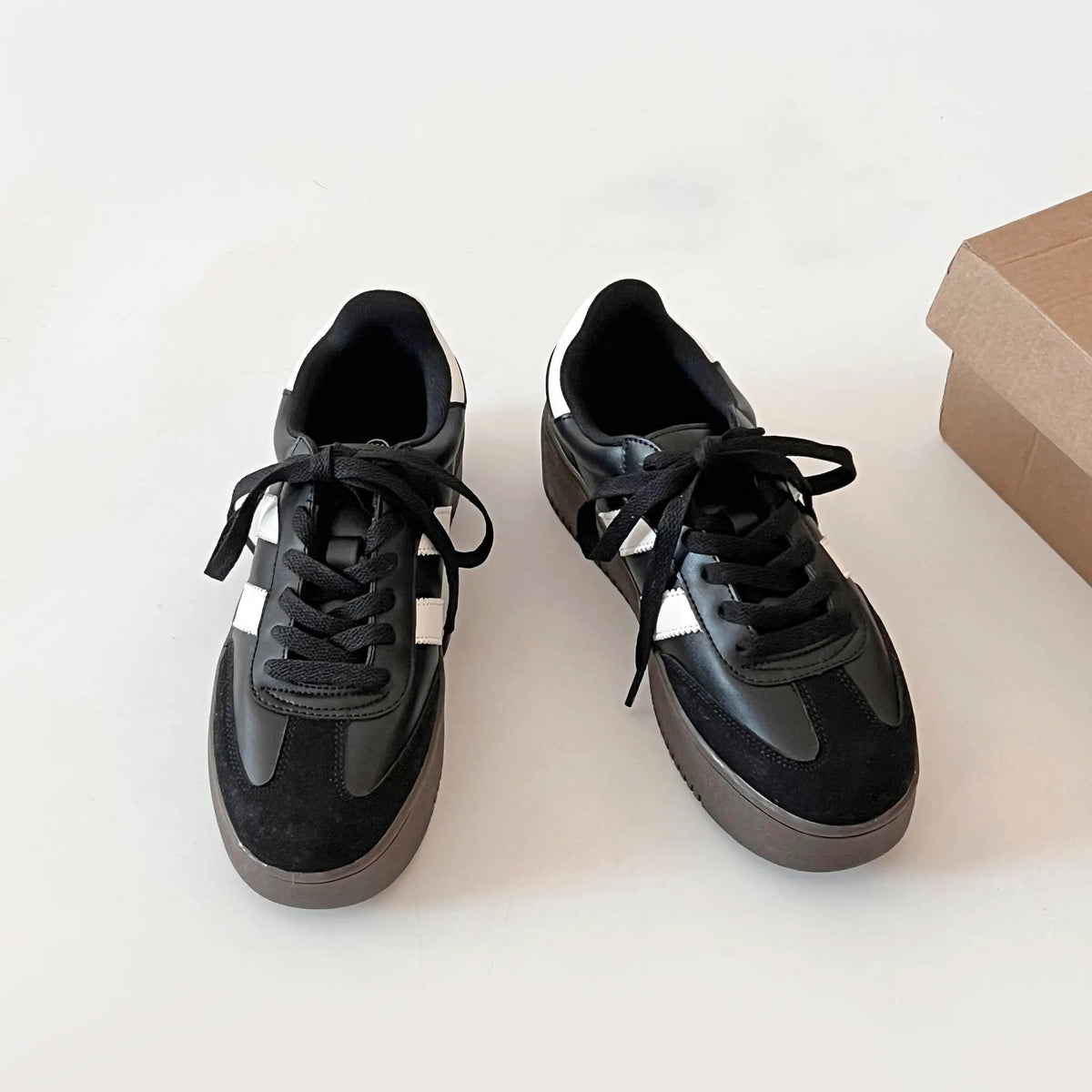 Shoes in Closet 軽量 厚底 ベーシック ダブルライン スニーカー 2448 ブラック SIC-2448_BLK
