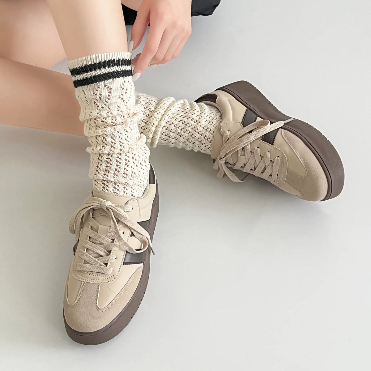 Shoes in Closet 軽量 厚底 ベーシック ダブルライン スニーカー 2448 ライトベージュ SIC-2448_LT.BG