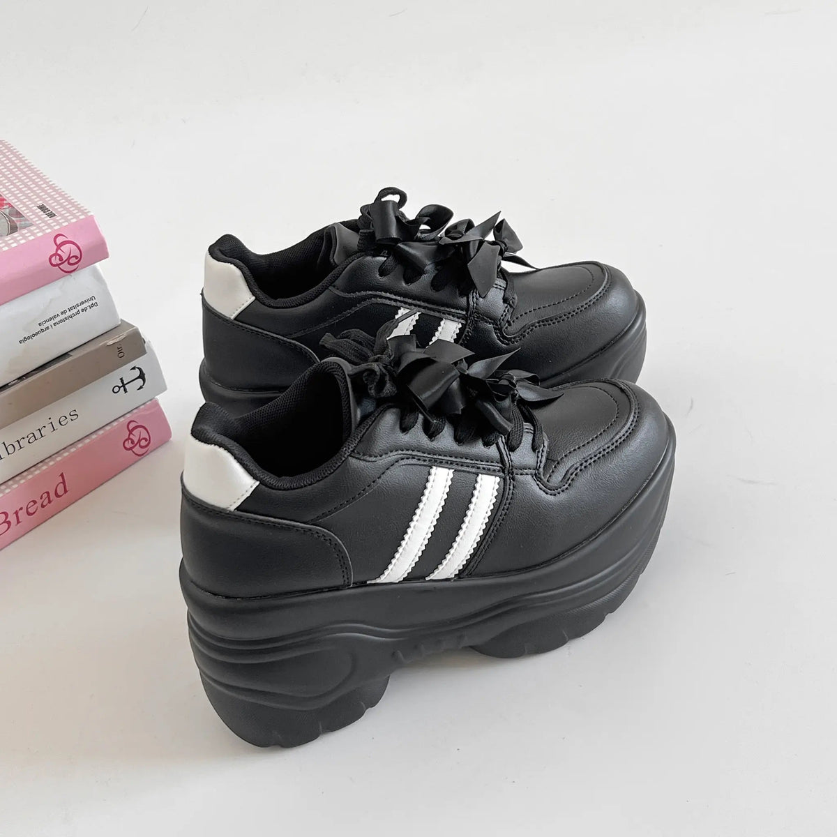 Shoes in Closet 軽量 厚底 スタイルアップソール メニーリボン ライン スニーカー2476 ブラック SIC-2476_BLK
