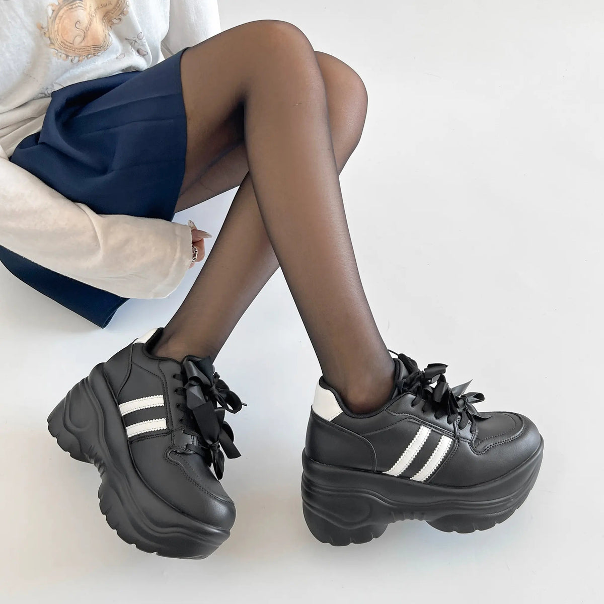 Shoes in Closet 軽量 厚底 スタイルアップソール メニーリボン ライン スニーカー2476 ブラック SIC-2476_BLK