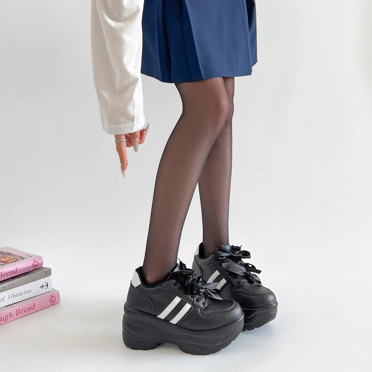 Shoes in Closet 軽量 厚底 スタイルアップソール メニーリボン ライン スニーカー2476 ブラック SIC-2476_BLK