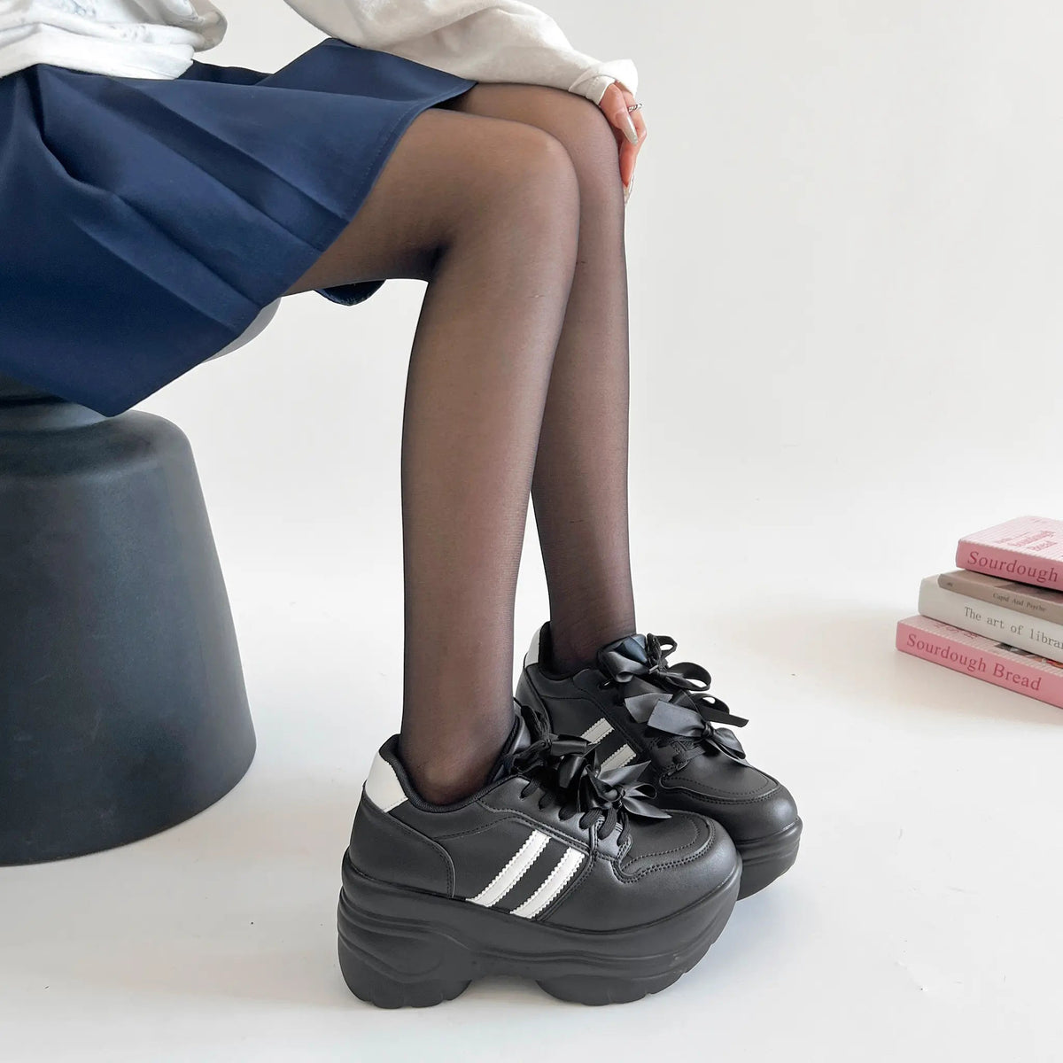 Shoes in Closet 軽量 厚底 スタイルアップソール メニーリボン ライン スニーカー2476 ブラック SIC-2476_BLK