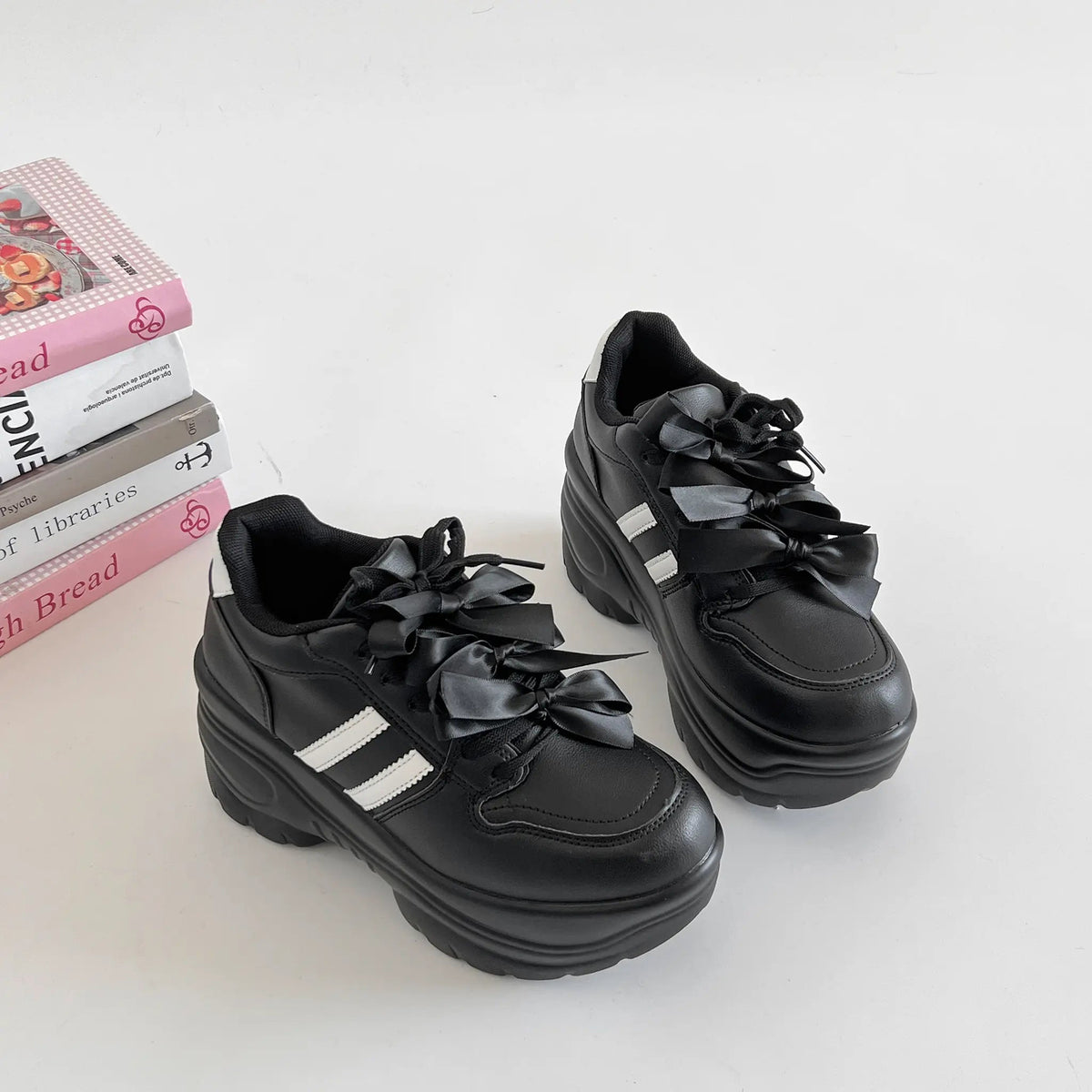 Shoes in Closet 軽量 厚底 スタイルアップソール メニーリボン ライン スニーカー2476 ブラック SIC-2476_BLK