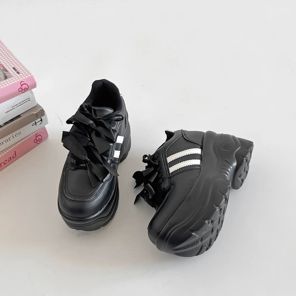 Shoes in Closet 軽量 厚底 スタイルアップソール メニーリボン ライン スニーカー2476 ブラック SIC-2476_BLK