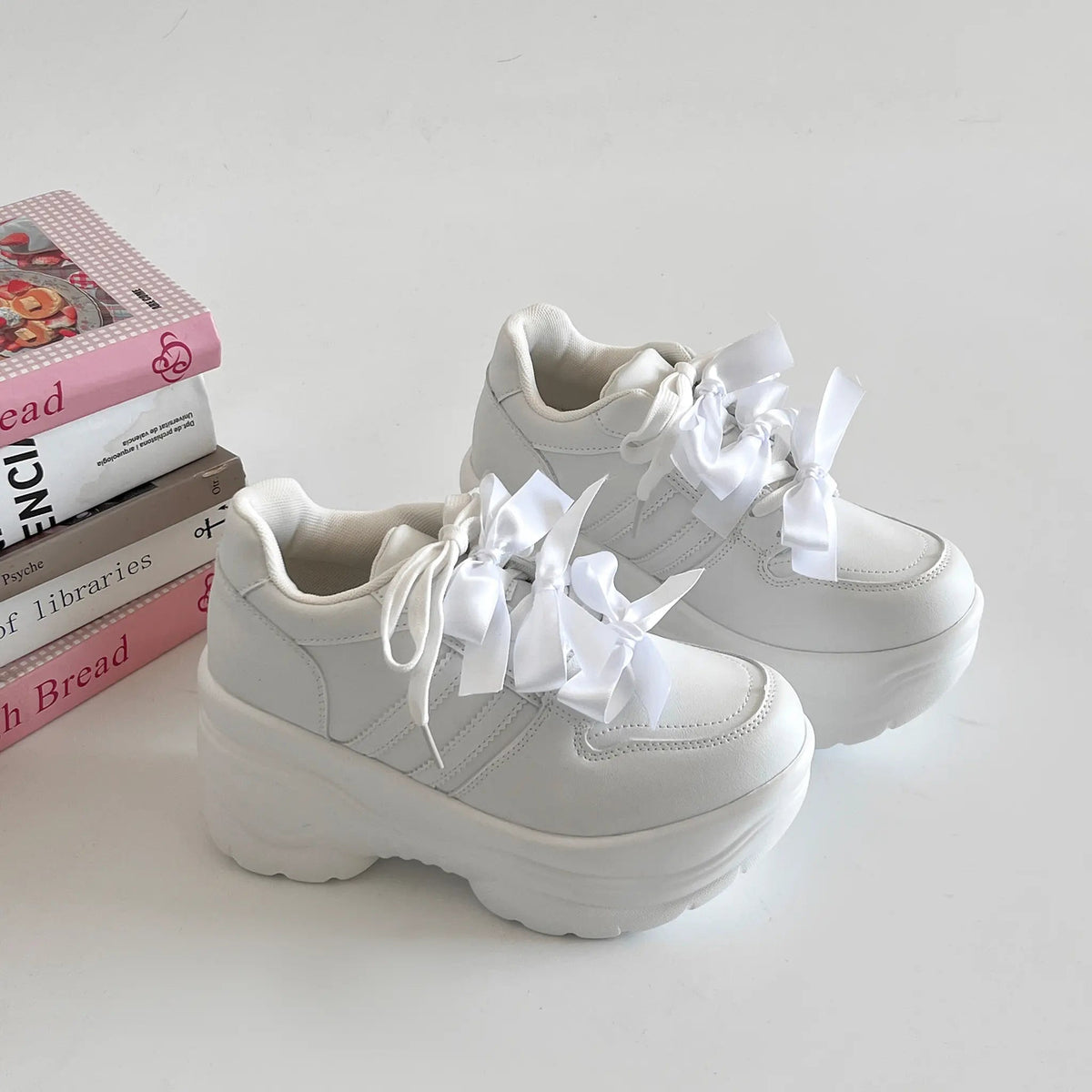 Shoes in Closet 軽量 厚底 スタイルアップソール メニーリボン ライン スニーカー2476 ホワイト SIC-2476_WHT