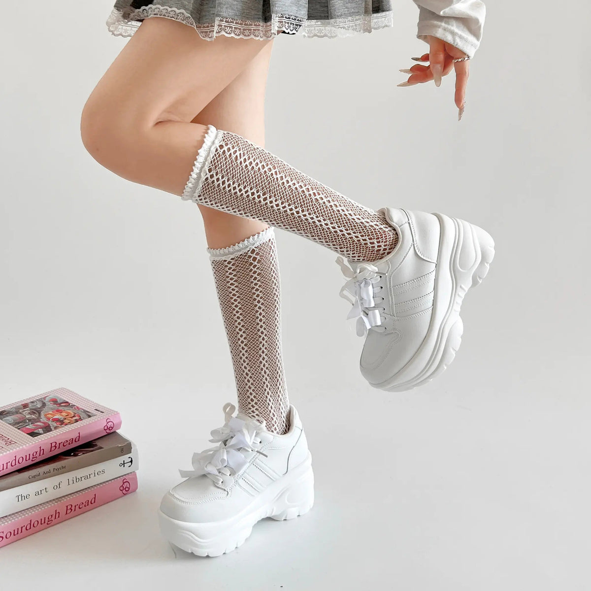 Shoes in Closet 軽量 厚底 スタイルアップソール メニーリボン ライン スニーカー2476 ホワイト SIC-2476_WHT