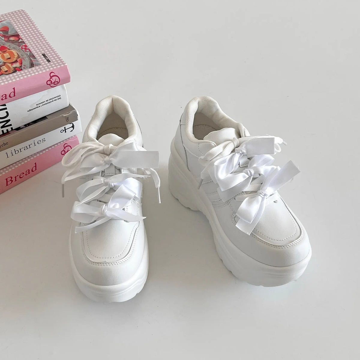Shoes in Closet 軽量 厚底 スタイルアップソール メニーリボン ライン スニーカー2476 ホワイト SIC-2476_WHT