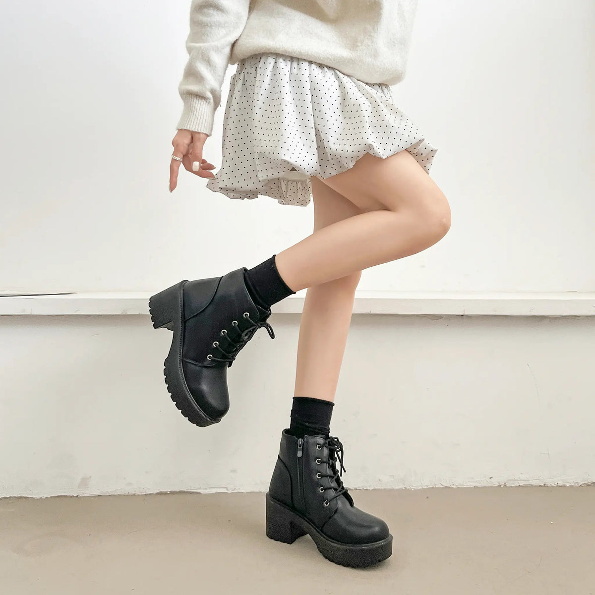 Shoes in Closet 超軽量 厚底 レースアップ ヒール ショートブーツ 2805 ブラック SIC-2805_BLK/PU