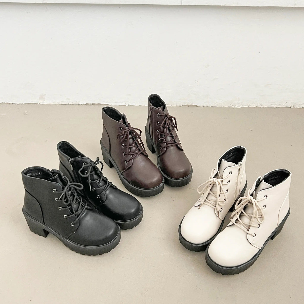 Shoes in Closet 超軽量 厚底 レースアップ ヒール ショートブーツ 2805 ブラック SIC-2805_BLK/PU