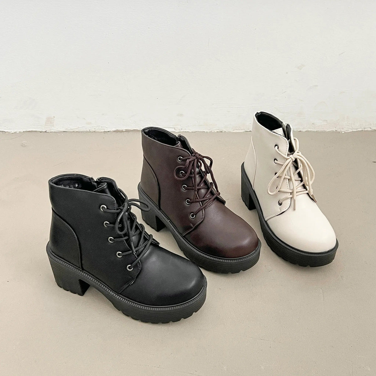 Shoes in Closet 超軽量 厚底 レースアップ ヒール ショートブーツ 2805 ブラック SIC-2805_BLK/PU