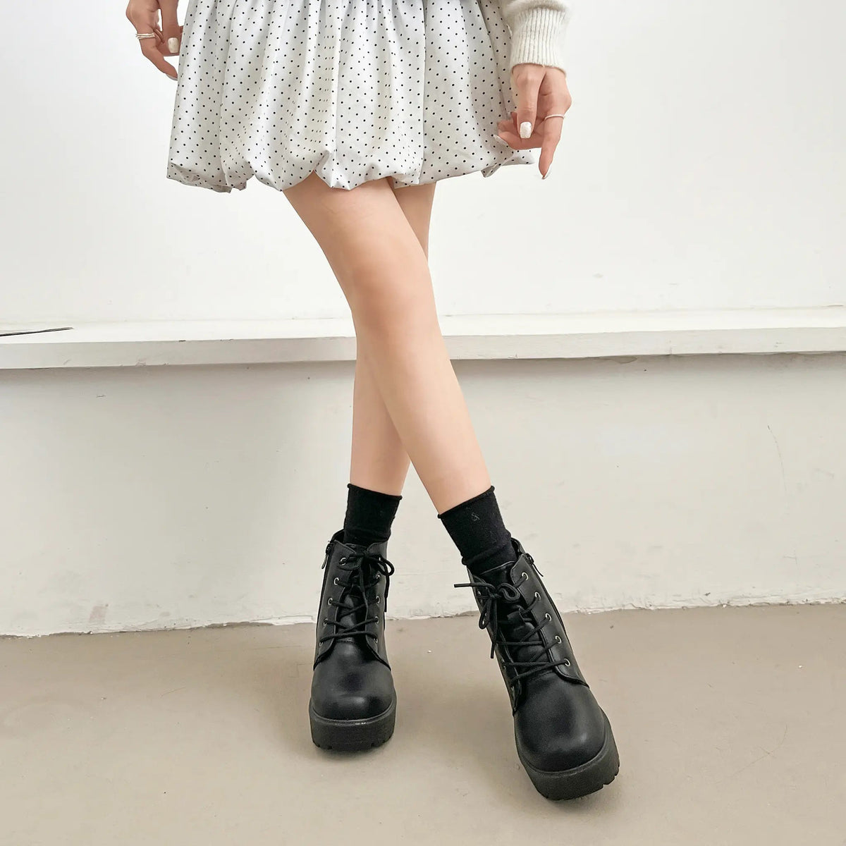 Shoes in Closet 超軽量 厚底 レースアップ ヒール ショートブーツ 2805 ブラック SIC-2805_BLK/PU