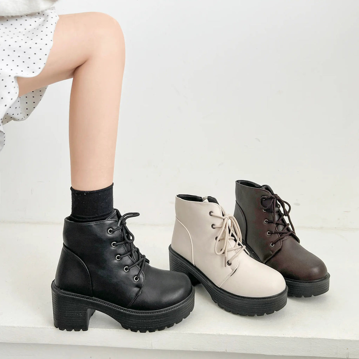 Shoes in Closet 超軽量 厚底 レースアップ ヒール ショートブーツ 2805 ブラック/スウェード SIC-2805_BLK/S