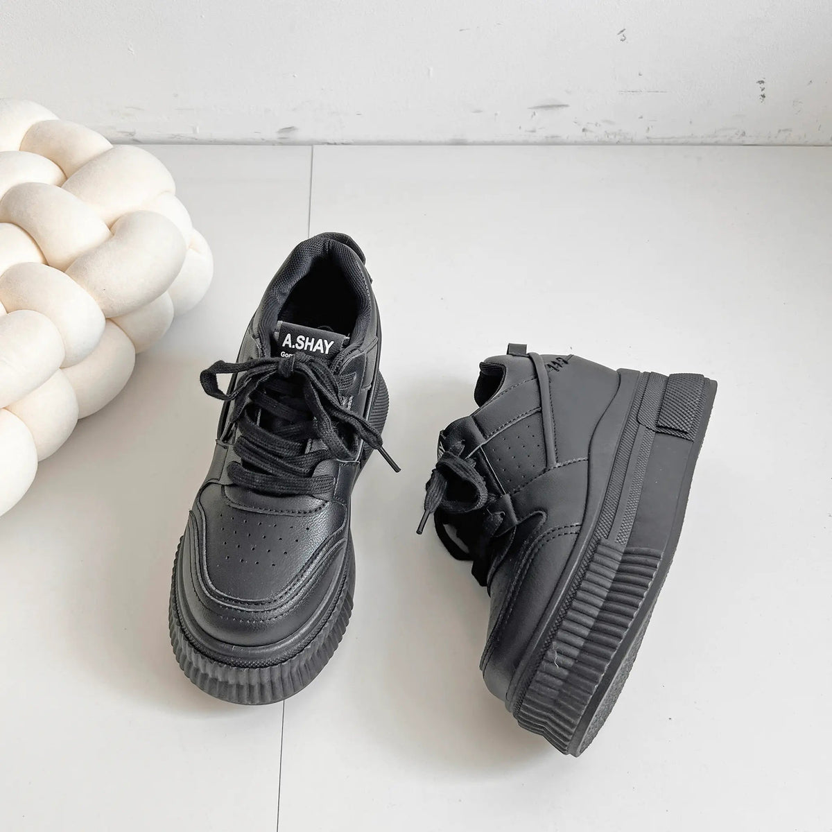 Shoes in Closet +7.5cm 厚底 インヒール入り レースアップ スニーカー 366 ブラック SIC-366_BLK