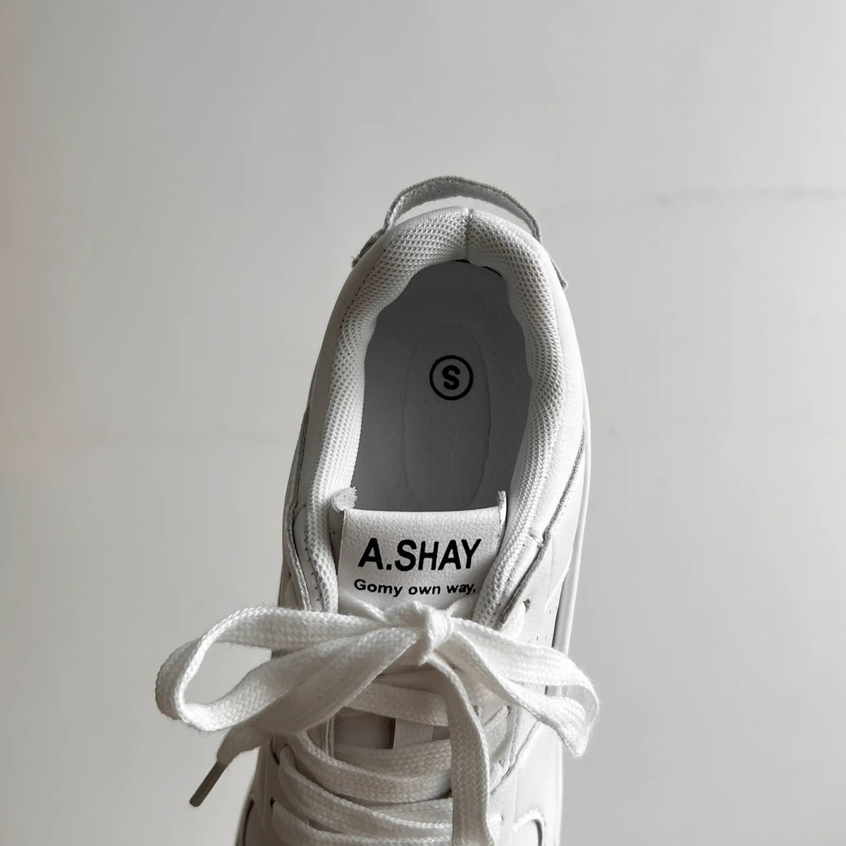 Shoes in Closet +7.5cm 厚底 インヒール入り レースアップ スニーカー 366 ブラック SIC-366_BLK