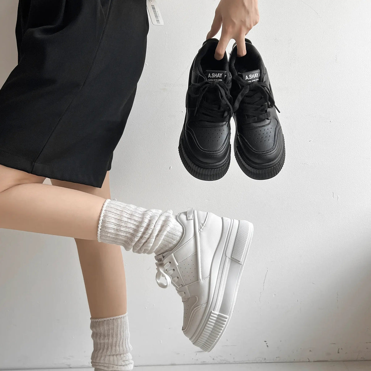 Shoes in Closet +7.5cm 厚底 インヒール入り レースアップ スニーカー 366 ブラック SIC-366_BLK