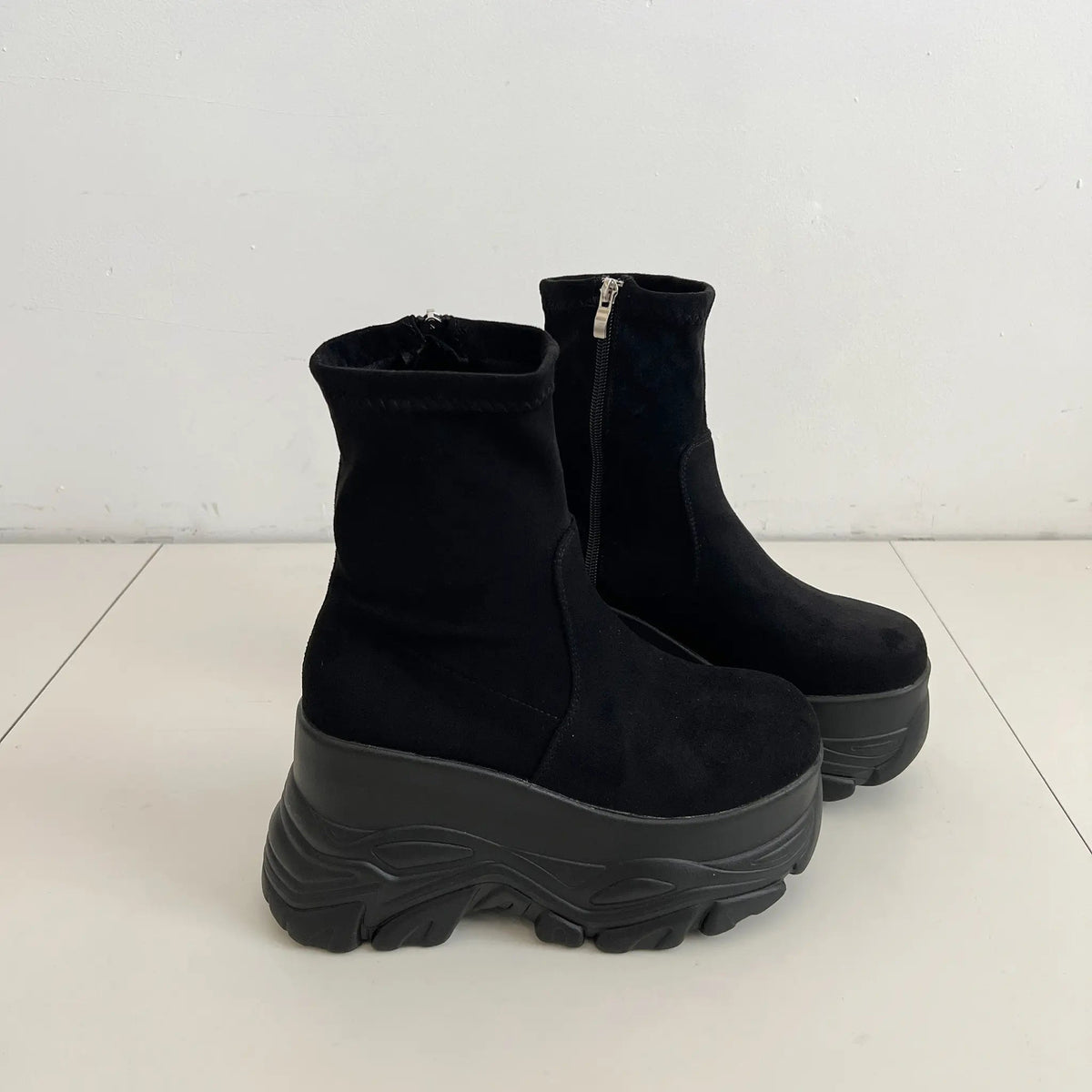 Shoes in Closet 厚底 ダブルソール ストレッチ ショートブーツ 537 ブラック/スウェード SIC-537_BLK/S