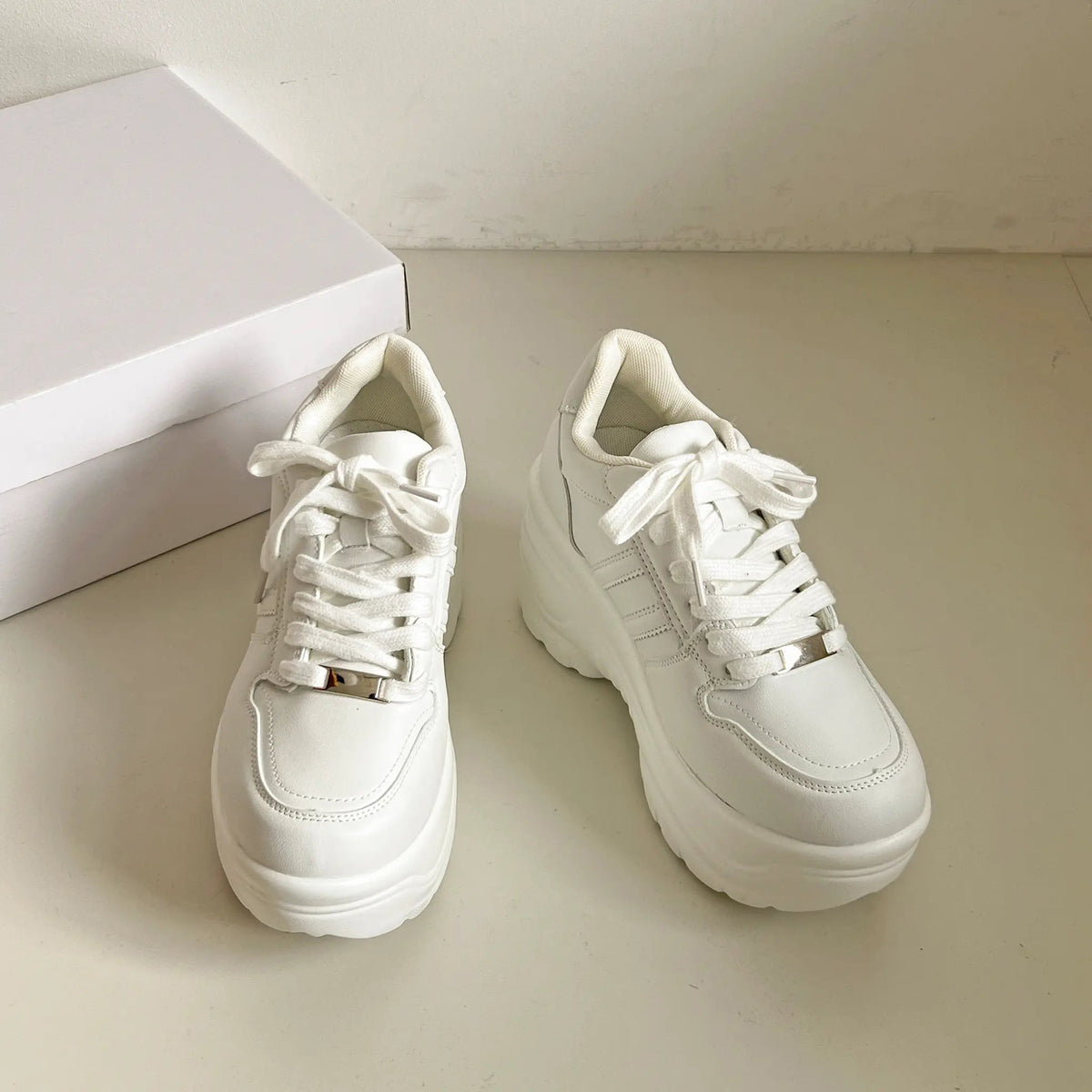 Shoes in Closet +9.0cm 軽量 厚底 スタイルアップソール ダブルライン スニーカー 5857 ホワイト SIC-5857_WHT
