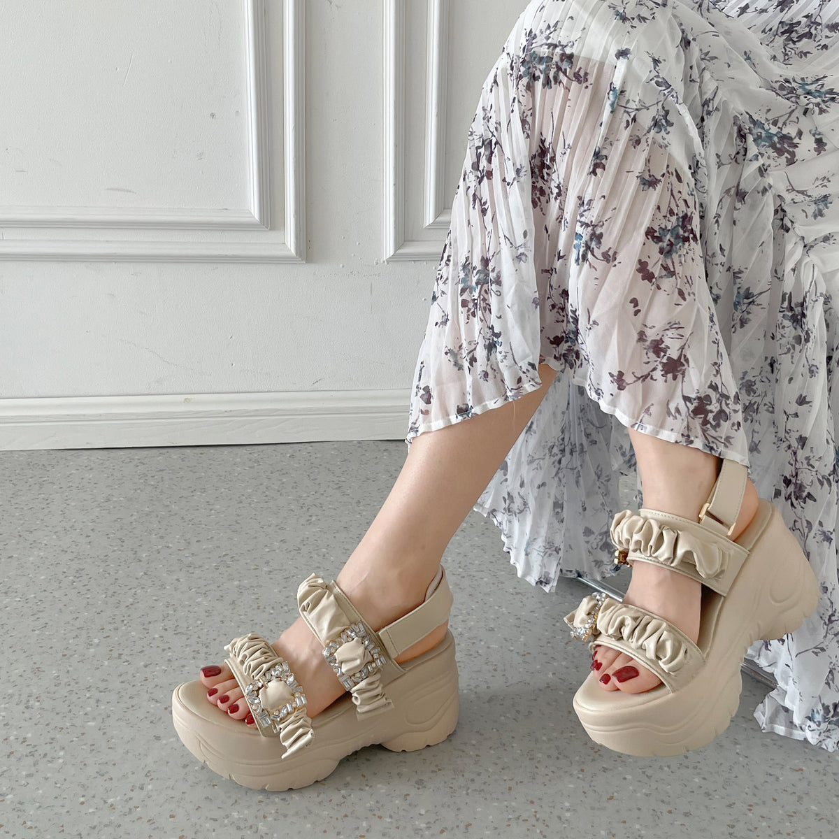 【SALE】 Shoes in Closet +9.0cm 軽量 厚底 ダブルベルト ビジューバックル スポーツサンダル 5920 ベージュ SIC-5920_BG