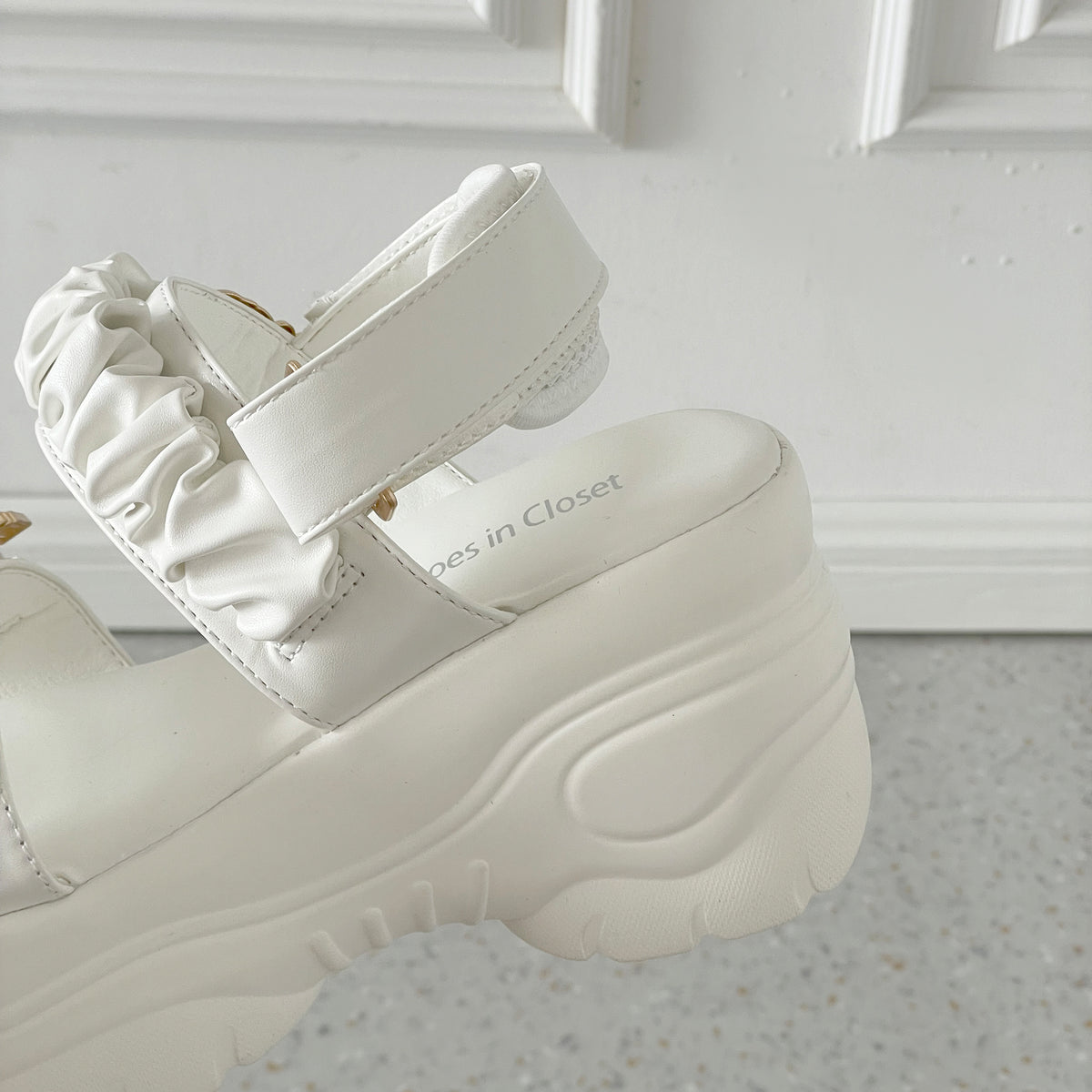 【SALE】 Shoes in Closet +9.0cm 軽量 厚底 ダブルベルト ビジューバックル スポーツサンダル 5920 ホワイト SIC-5920_WHT