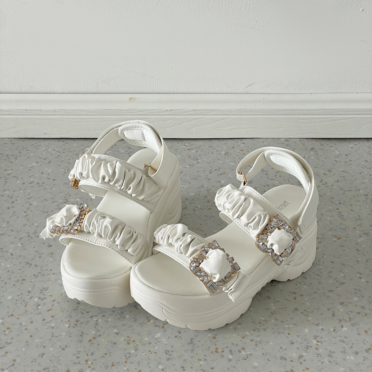 【SALE】 Shoes in Closet +9.0cm 軽量 厚底 ダブルベルト ビジューバックル スポーツサンダル 5920 ホワイト SIC-5920_WHT