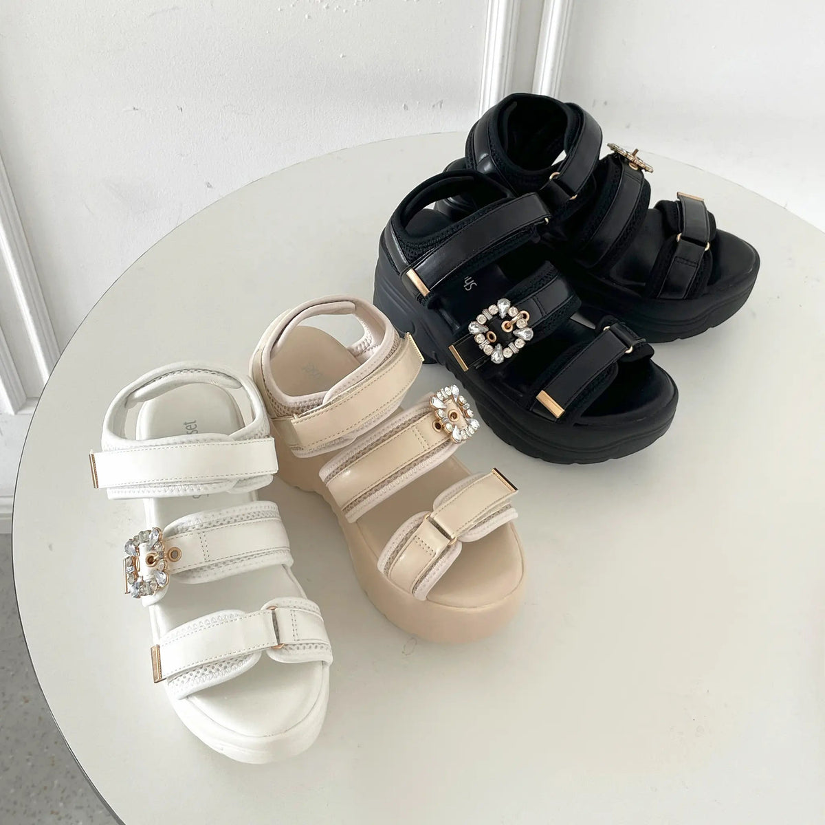 Shoes in Closet +9.0cm 超軽量 厚底 ビジューバックル サンダル 5989 ブラック/ブラック SIC-5989_BLK/BLK