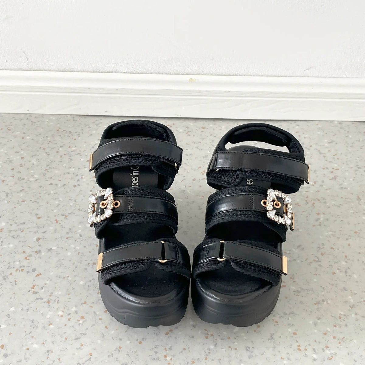 Shoes in Closet +9.0cm 超軽量 厚底 ビジューバックル サンダル 5989 ブラック/ブラック SIC-5989_BLK/BLK