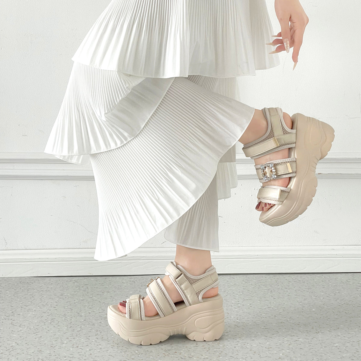 【SALE】 Shoes in Closet +9.0cm 超軽量 厚底 ビジューバックル サンダル 5989 アイボリー SIC-5989_IV