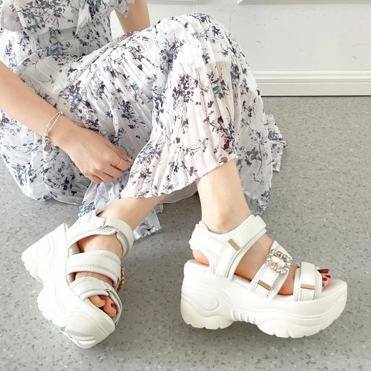 Shoes in Closet +9.0cm 超軽量 厚底 ビジューバックル サンダル 5989 ホワイト SIC-5989_WHT